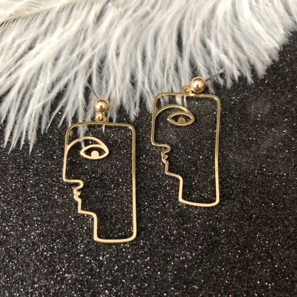 dora boutique Jewelry - Unique Design//Minimalist Abstract Face Earrings